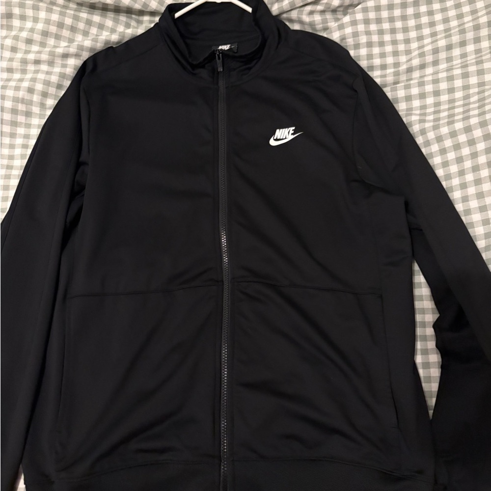 Nike Men's Black Windbreaker Jacket